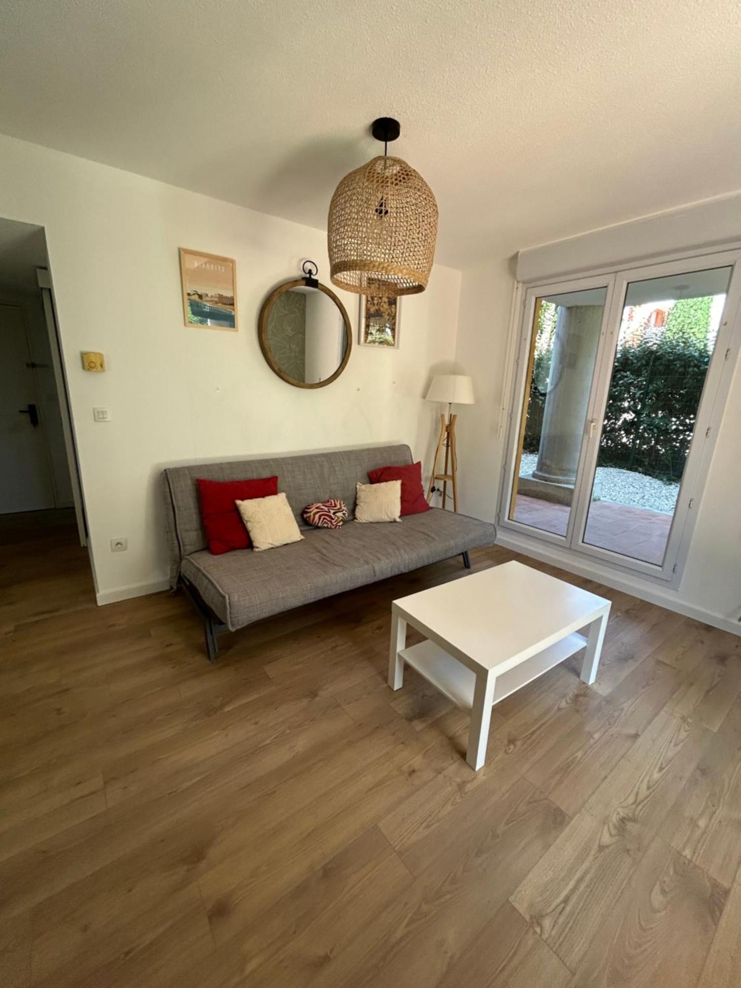 Cosy Rez De Jardin - Clim & Parking Apartment